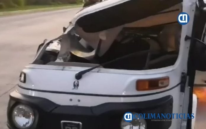 Vuelca mototaxi a la entrada del fraccionamiento Marimar de Manzanillo