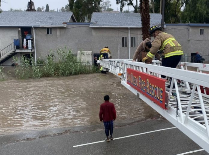 Por intensas lluvias, Gobernador de California declara a San Diego en estado de emergencia