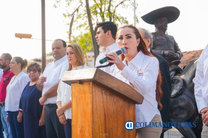 Encabeza Tey ceremonia a la Bandera; se le honra con trabajo incansable
