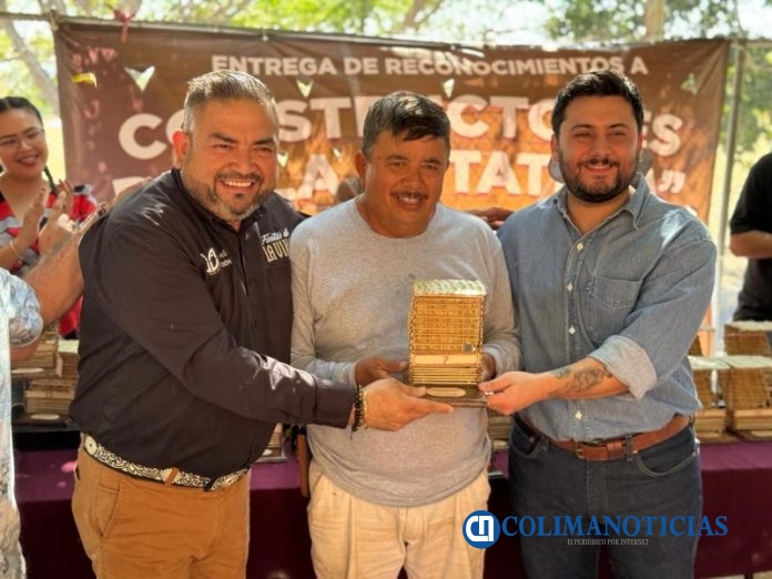Memo Toscano reconoce trabajo de constructores de La Petatera