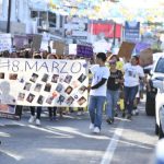 Bajo el grito ‘no mas desaparecidas’, marchan mujeres en Tecomán4