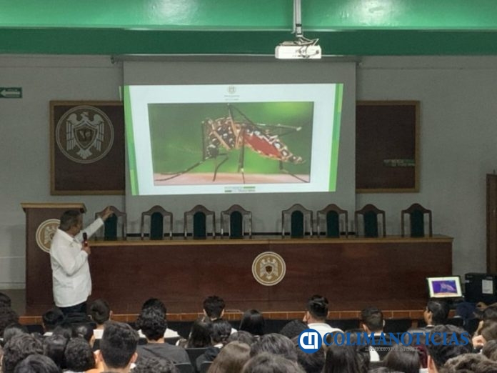 Concientizan a estudiantes sobre el dengue, en la UdeC_Isis_b