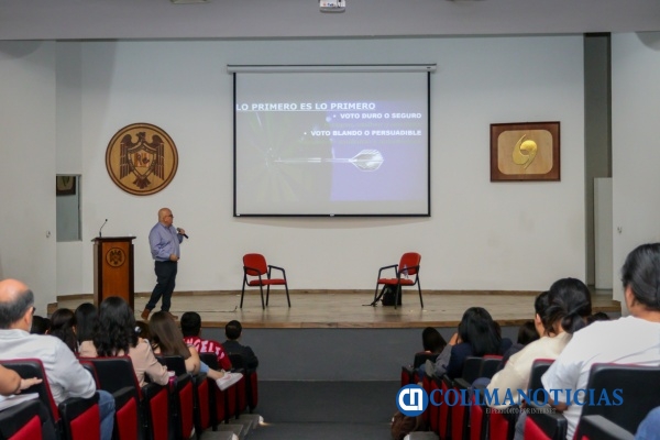 Entrevista con el consultor Carlos Escalante_c