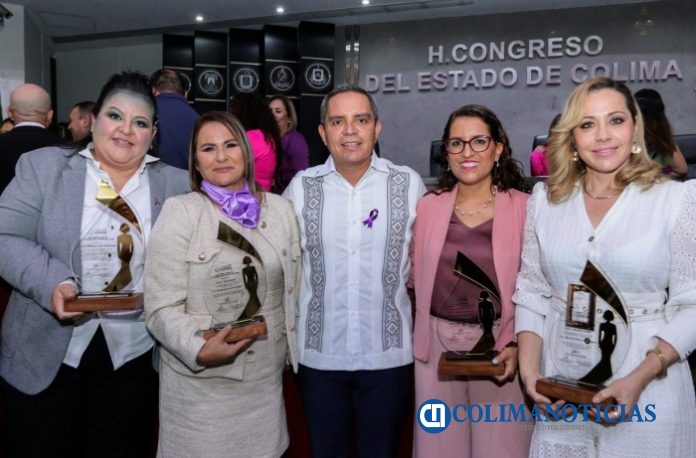 Reconocen a mujeres universitarias por su trayectoria y aportaciones