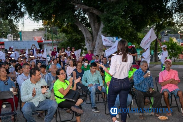 Comparte Viridiana Valencia con habitantes de la colonia El Moralete el proyecto de la Dra. Claudia Sheinbaum