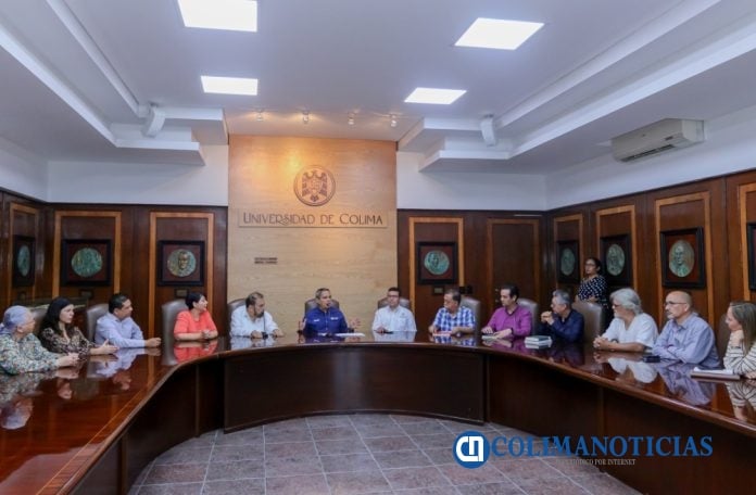 Recibe rector a comitiva del Seminario de Cultura Mexicana