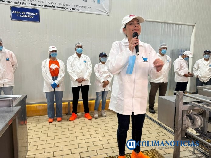 Presenta Martha Zepeda del Toro a trabajadores de Tuny sus propuestas del Nuevo Manzanillo