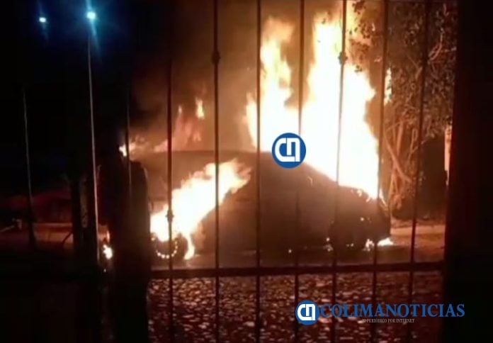 Reportan incendio de una camioneta en la colonia Rancho Blanco de La Villa