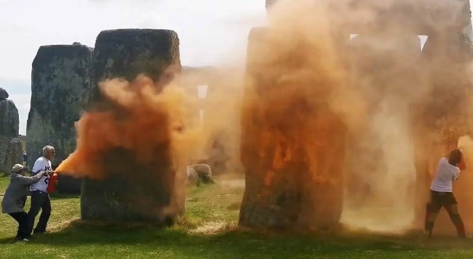 ACTIVISTAS STONEHENGE
