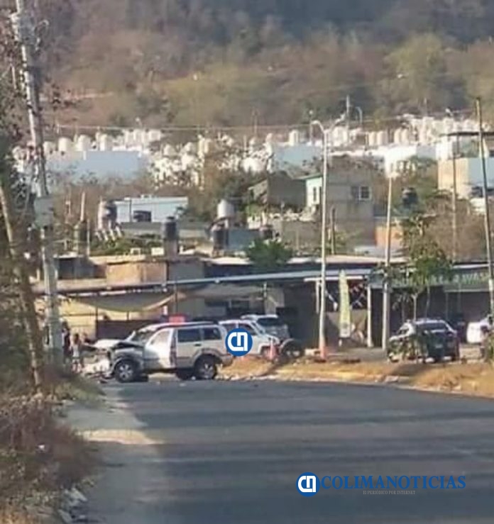 Camioneta vs motocicleta deja un lesionado por la carretera a Chandiablo