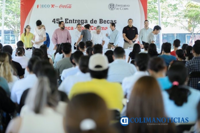 Entregan 188 becas Coca-Cola Colima