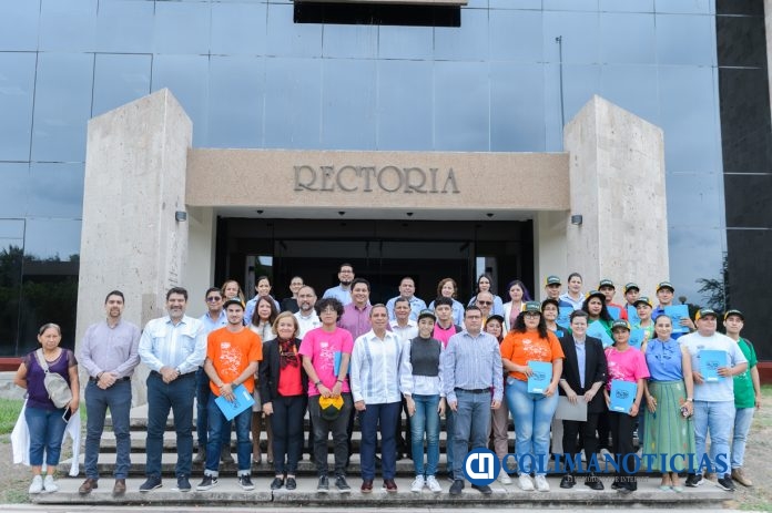 Entregan becas parciales a ganadores del RetoCamp Colima_a