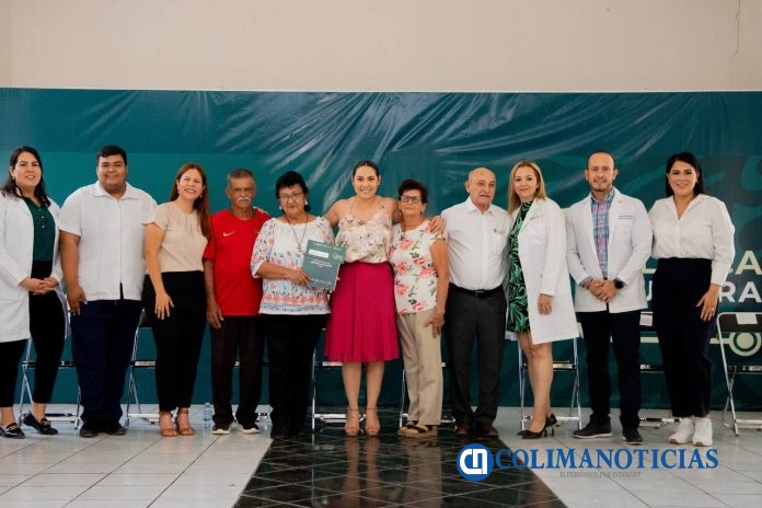 GOBIERNO DE COLIMA ENTREGA DE TARJETAS