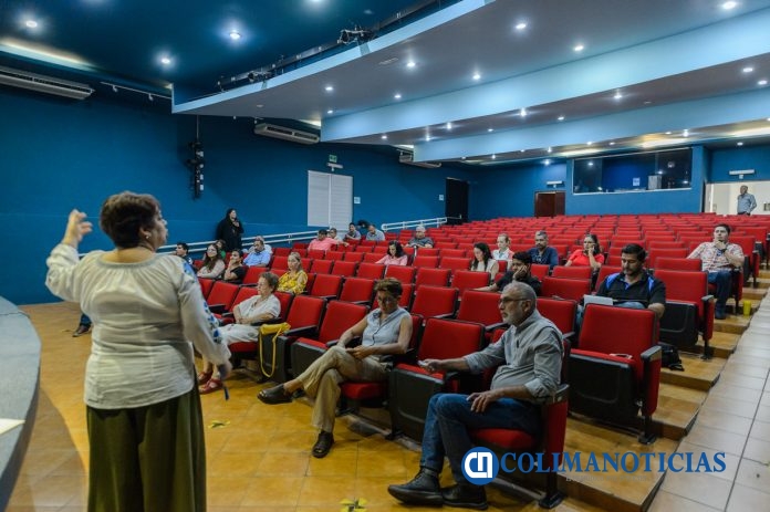 Imparten taller para acercar el arte a personas con discapacidad_a