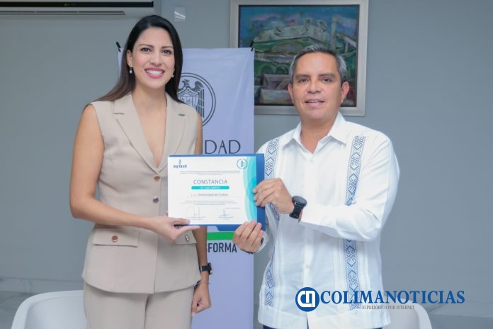 Recibe UdeC constancia de INFOCOL sobre cumplimiento de transparencia