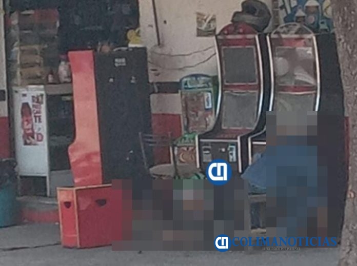 Ejecutan a cuatro y dejan a uno herido en una tienda de abarrotes en colonia La Albarrada