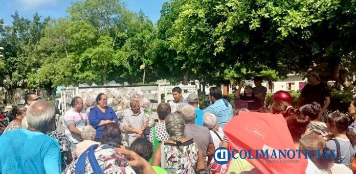 IAAM y Sebiinsom entregaron despensas a 250 personas adultas mayores y con discapacidad, en Manzanillo