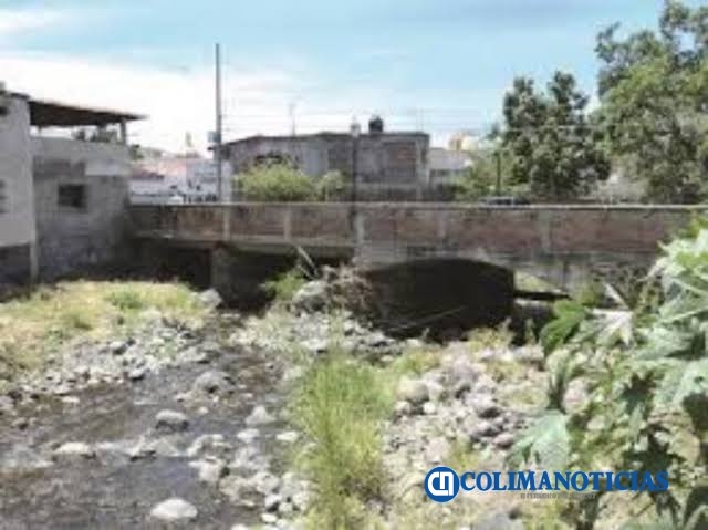 puente rio colima