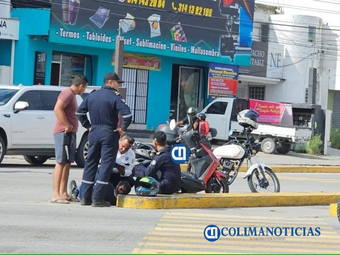 Mujer resulta lesionada al chocar con su motocicleta en el Valle de las Garzas