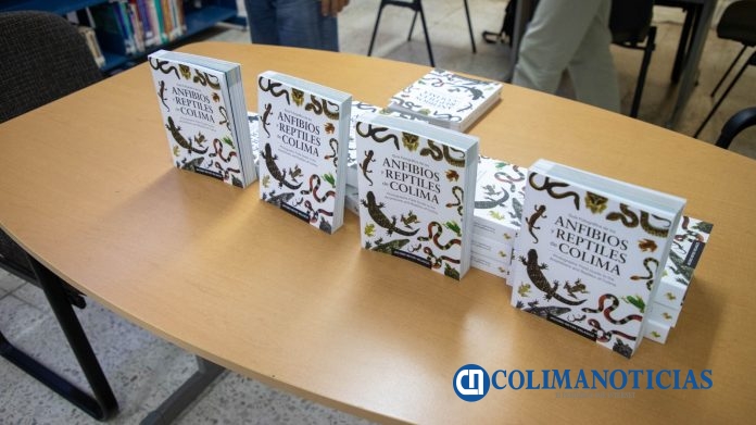 Dona Ayuntamiento de Manzanillo libros de Anfibios y reptiles de Colima a Facultad de Ciencias Marinas 44