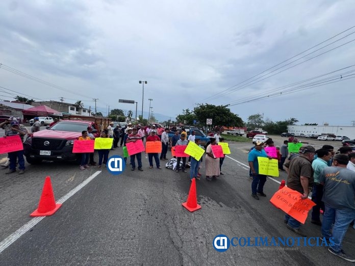 Ejidatarios toman oficinas de la CFE y autopista; cobros excesivos la causa (2)