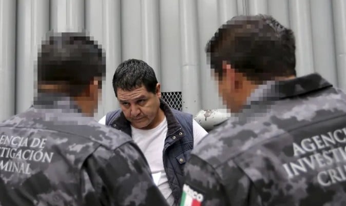 GIL DETENIDO