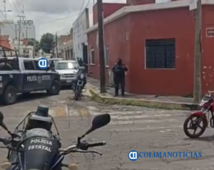 Intentan ejecutar a un hombre sobre la calle Corregidora en el centro de Colima