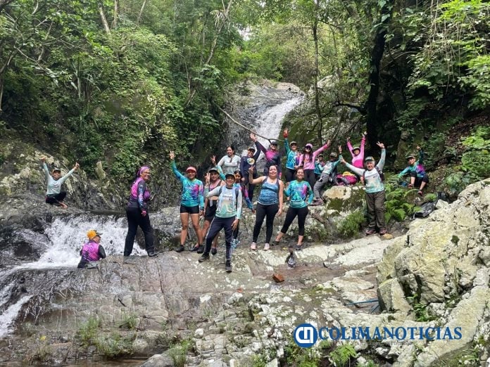 Mujeres_Senderistas_ACU_dejan_huella_en_Canoas__Manzanillo_a