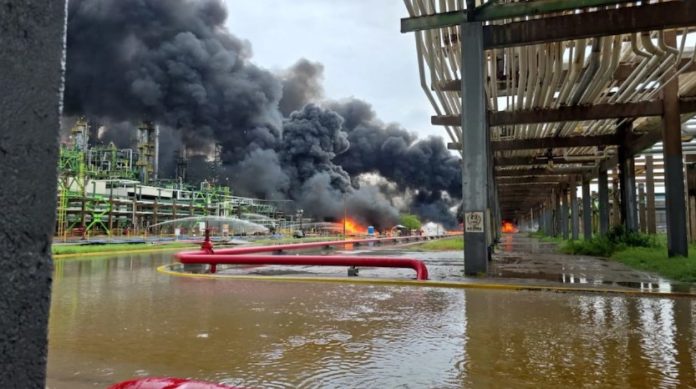 PEMEX- INCENDIO REFINERÍA