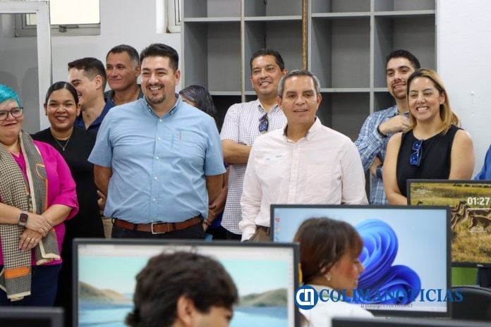 Entrega_rector_equipos_y_espacios_rehabilitados__en_delegaci__n_Tecom__n
