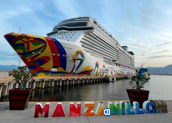 Llegaron a Manzanillo los dos primeros cruceros de la temporada 2024-2025