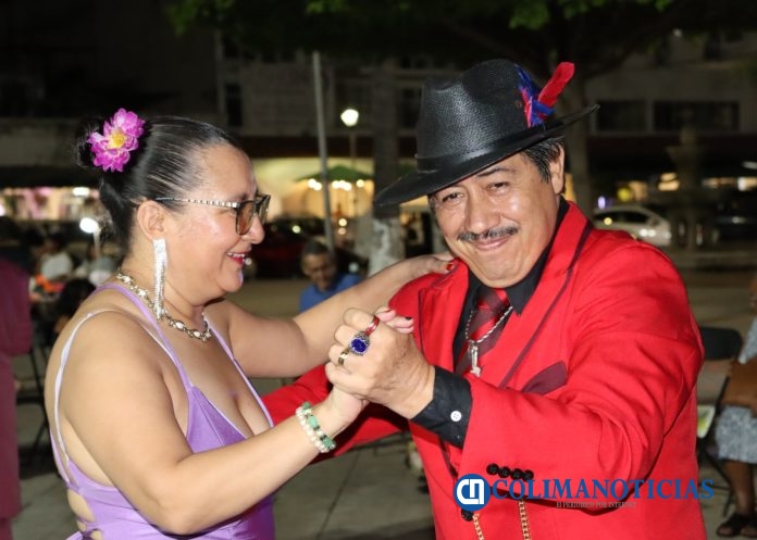 Reconoce Ayuntamiento de Manzanillo a las y a los “Danzoneros” del centro de la ciudad