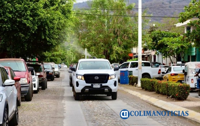 Salud Colima fumiga contra el dengue