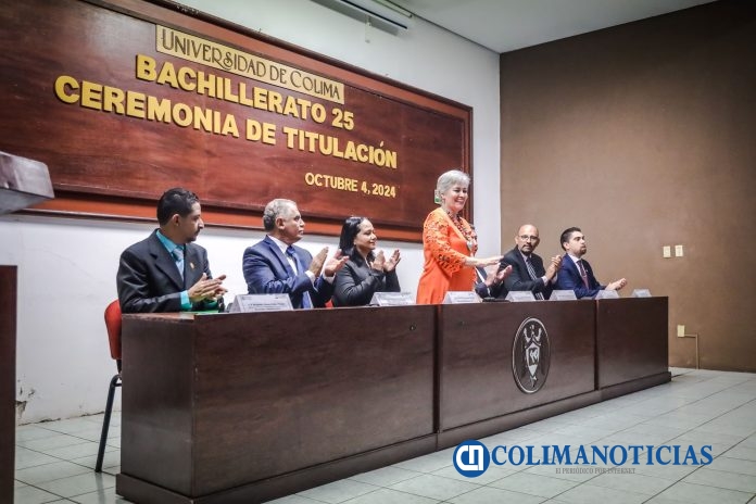 Se titulan 43 nuevos técnicos_Bach 25 de Comala_Griselda_Susana