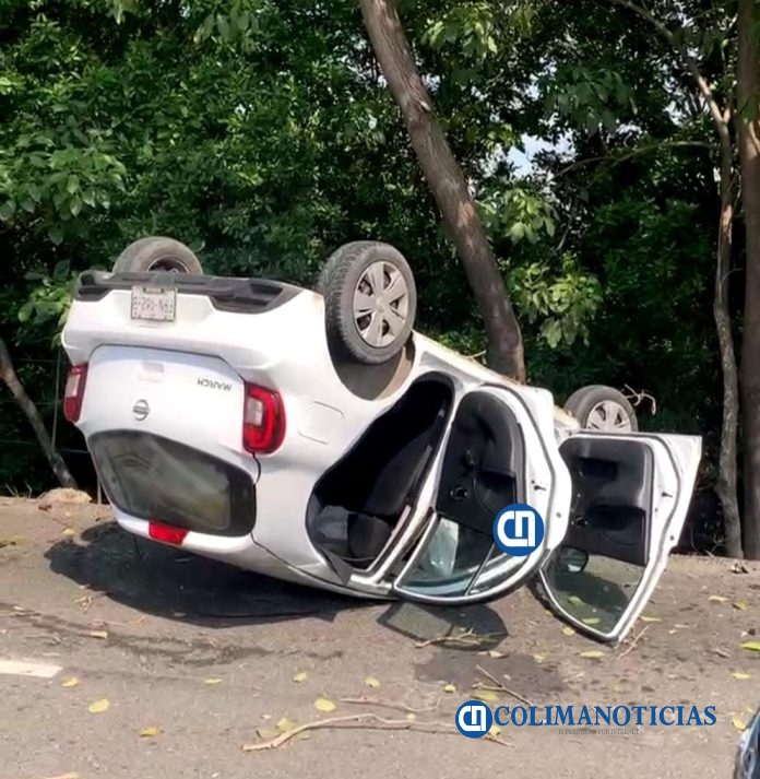 Un lesionado en volcadura sobre el Boulevard Miguel de la Madrid en Manzanillo