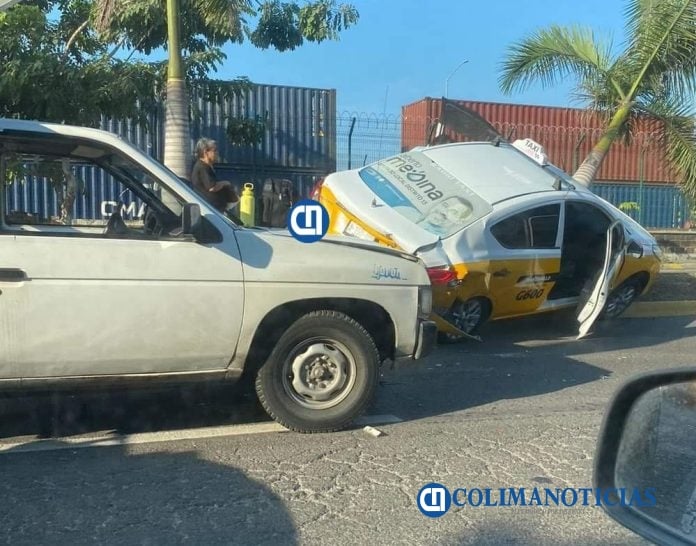 Aparatoso accidente en la zona de Fondeport en Manzanillo