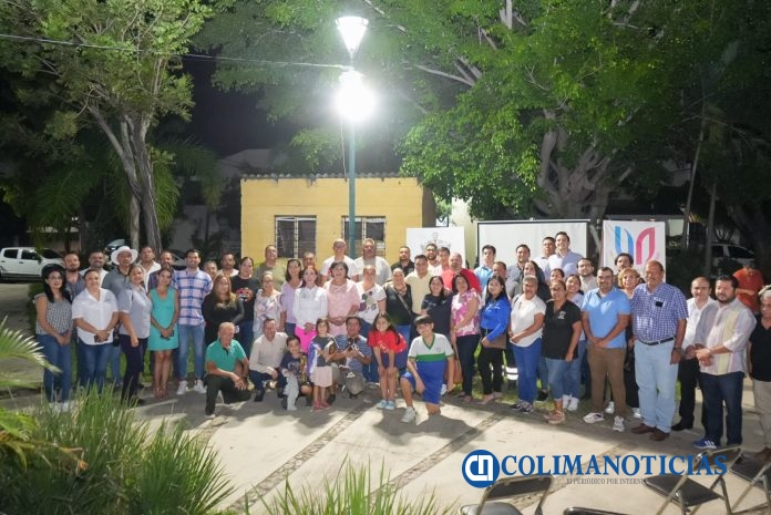 Entrega Tey equipo de video-vigilancia en colonia Rinconada de la Hacienda