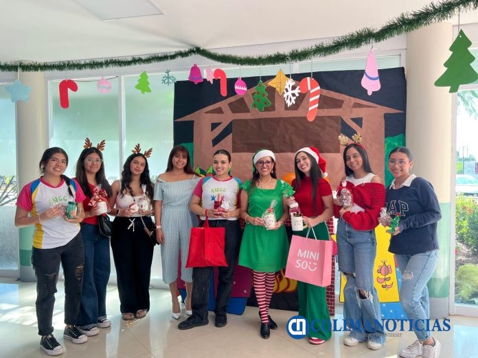 Estudiantes de la UdeC brindan alegría a niños con cáncer en posada navideña