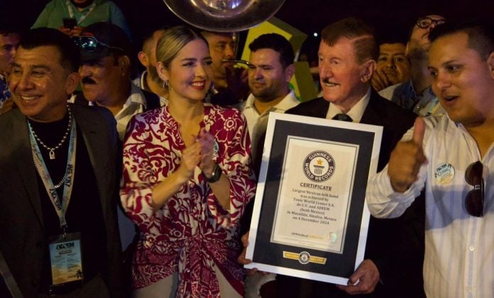 Logra-Mazatlan-Record-Guinness-de-banda-de-musica-folclorica-mas-grande