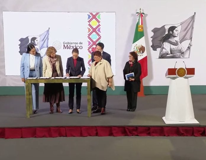 Sheinbaum firma decreto para que la Universidad Rosario Castellanos sea a nivel nacional