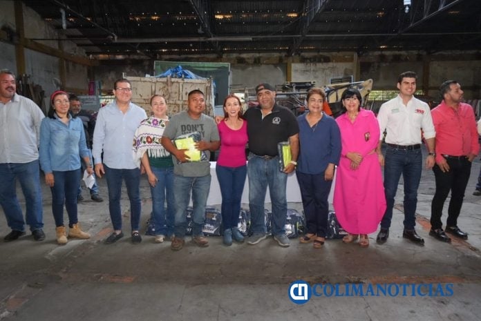 TEY GUTIÉRREZ ENTREGA DE UNIFORMES-3