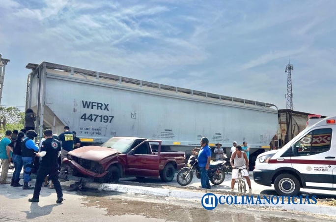 choca contra el tren