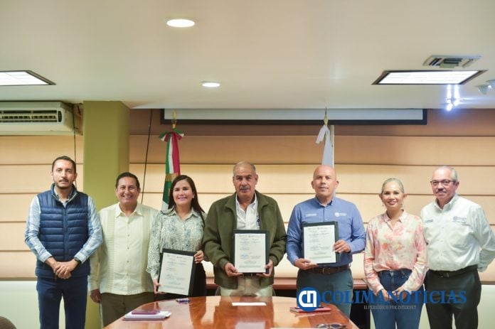 Firma_de_convenio_UdeC-Secretar__a_de_Educaci__n