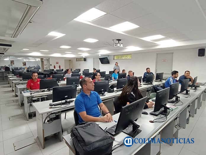 Realizan 2 talleres en el Bachillerato 8_a