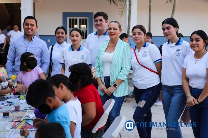 Bachilleres dondan artículos de primera necesidad en casa hogar de Mzllo_a