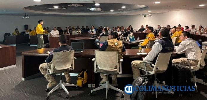 Colimenses se capacitan en prevención y combate de incendios forestales