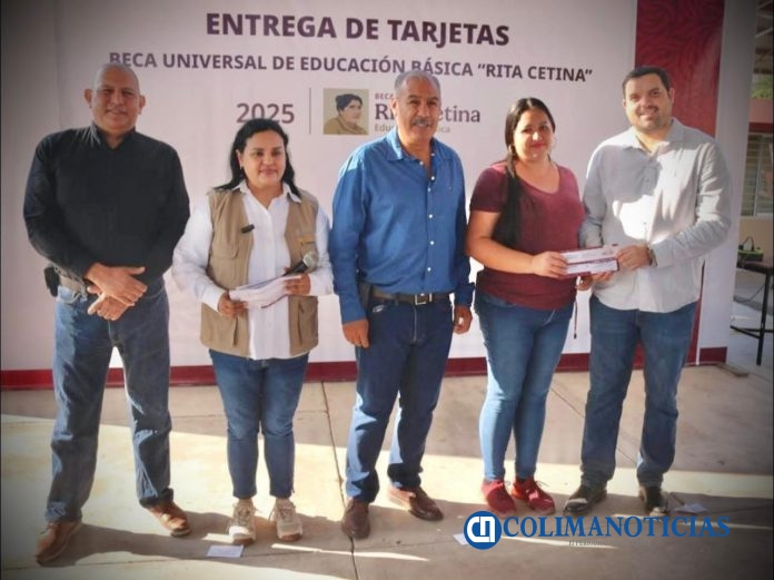 Entrega de Beca Rita Cetina en Ixtlahuacán