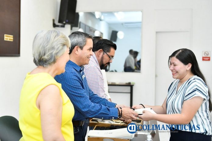 Entrega de Premio al Desempeño de Excelencia EGEL_c