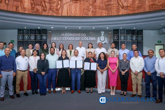 Firma de convenio UdeC-Congreso del Estado_a