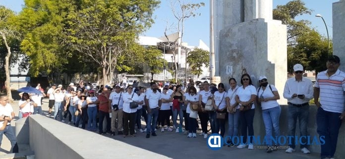 Se manifiestan maestros federales por Reforma a la Ley del ISSSTE